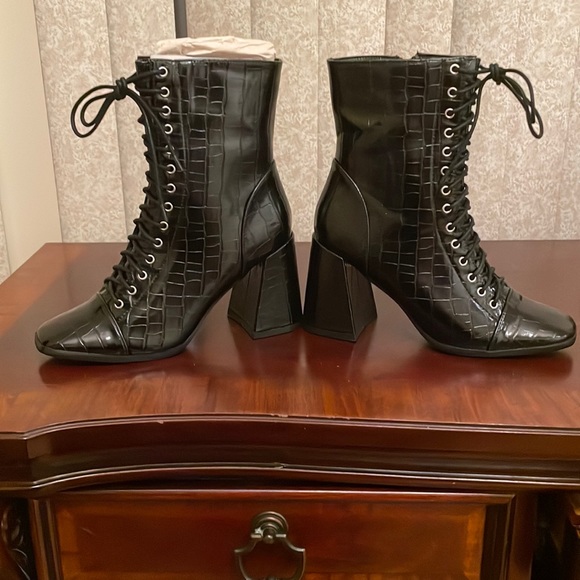 Boohoo Shoes - Brand New Ankle Booties